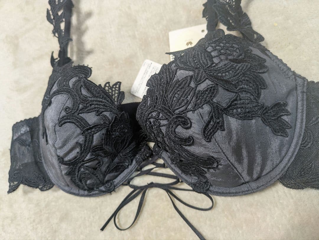 ワコール　トレフル　ブラジャーショーツセットD70