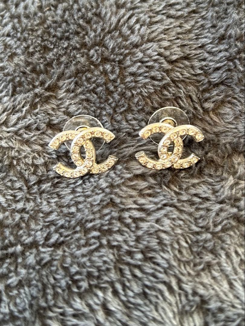 シャネルピアス　シルバー