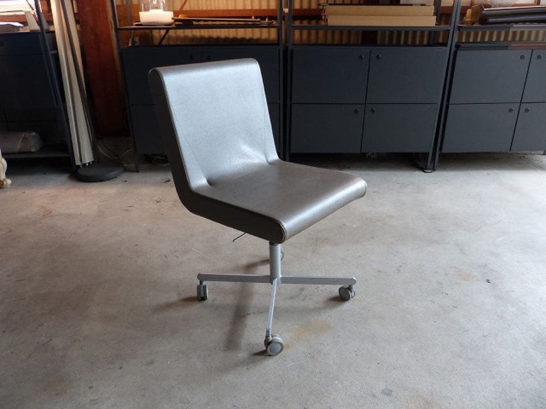 Cassinaカッシーナ ブーメラン キャスタースウィベル　グエナエル・ニコラ