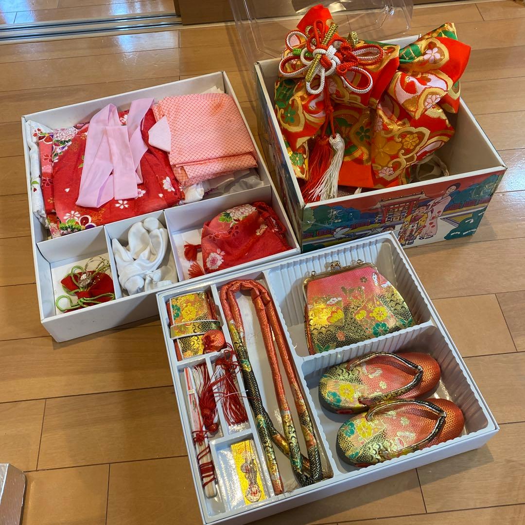 七五三 祝い用衣装 赤と金　３歳