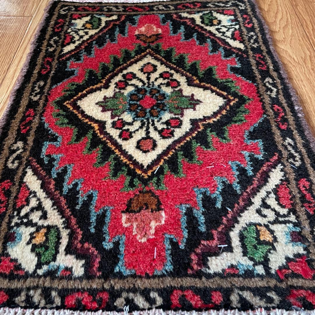 トライバルラグ ハマダン産 本物 ペルシャ絨毯 手織りサイズ 37/52cm