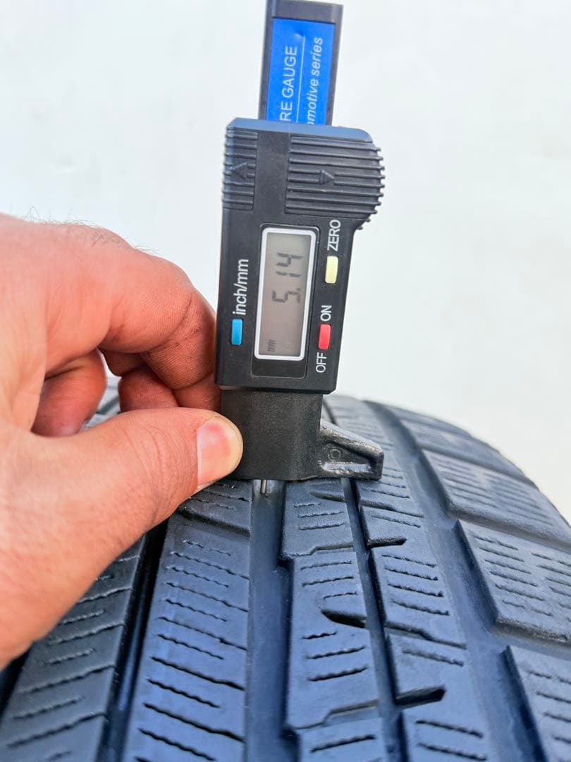 【2018年製】235/40R19 横浜 YOKOHAMA 4 本/日本製