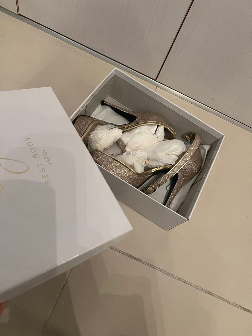 ベストボディジャパン公式ヒール ゴールド25cm新品未使用 ⭕️値下しました