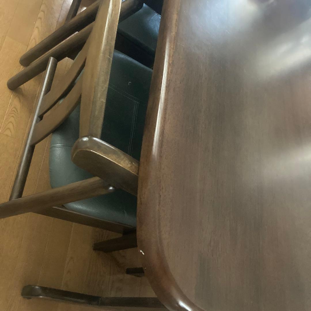 ダイニングセット　テーブルとイス4脚