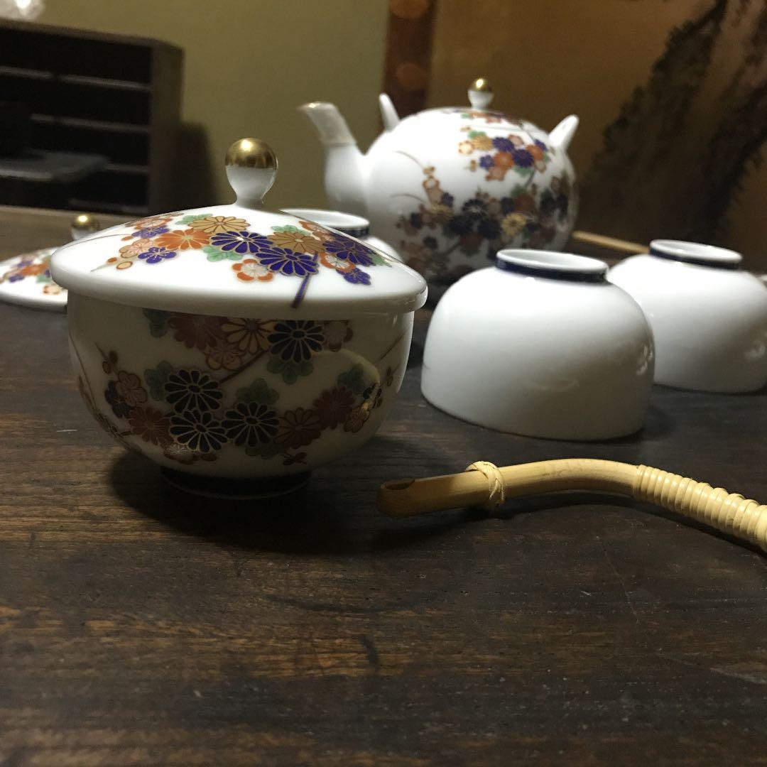 香蘭社　菊と梅模様　茶器揃い　共箱あり