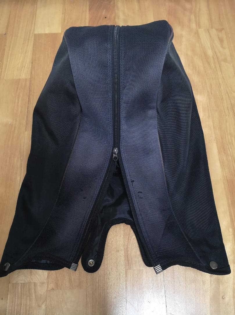 DESCENTEの軽量スタンドキャディバッグ(黒／グレー)