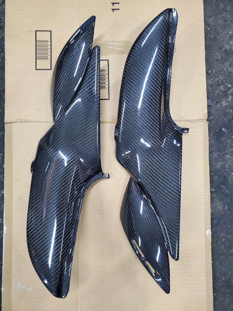 カワサキZ900RS用 カーボンサイドカバー 美品