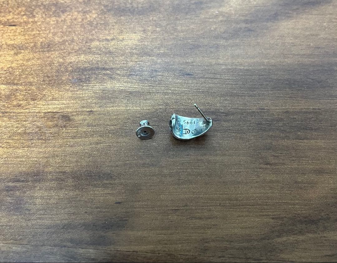 CHROME HEARTS カーブドティアドロップ ピアス シルバー