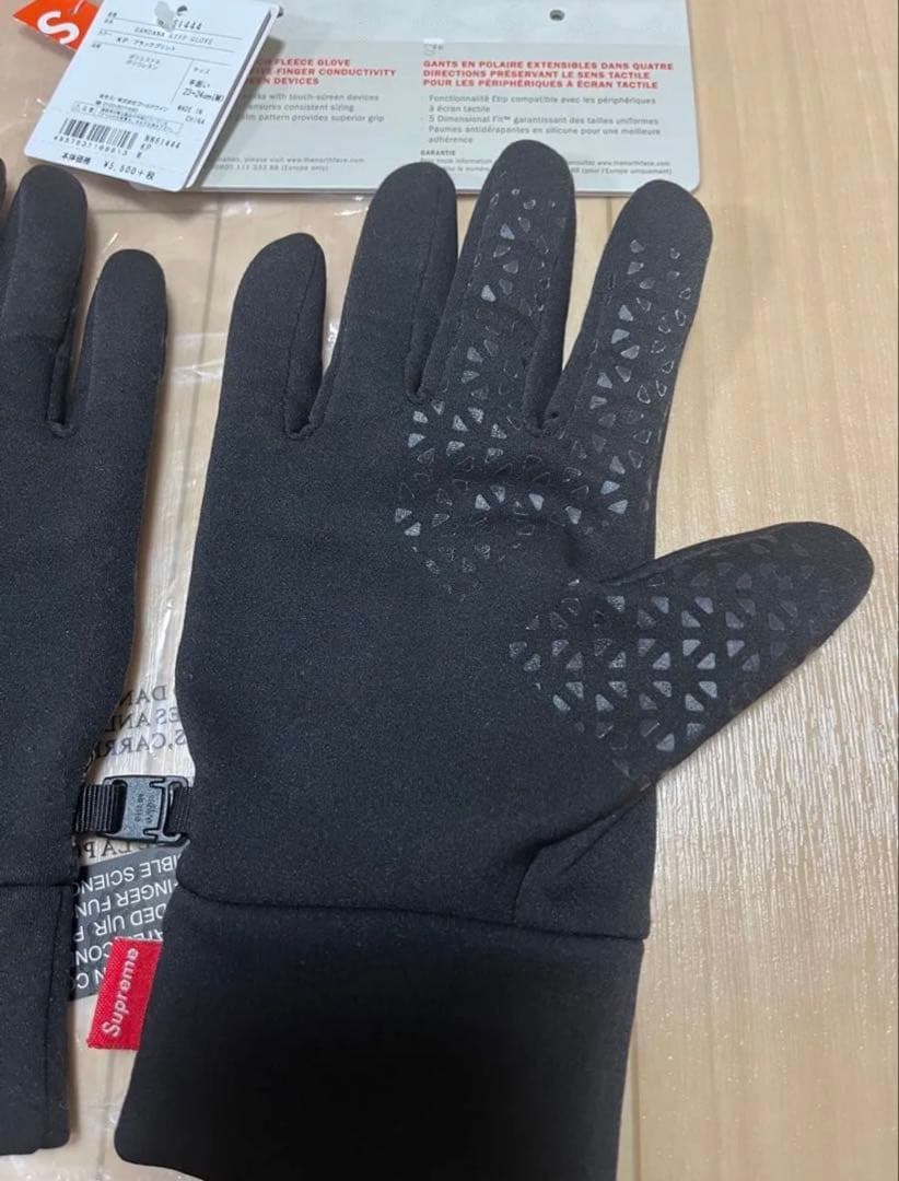 Supreme & North Faceバンダナ柄手袋