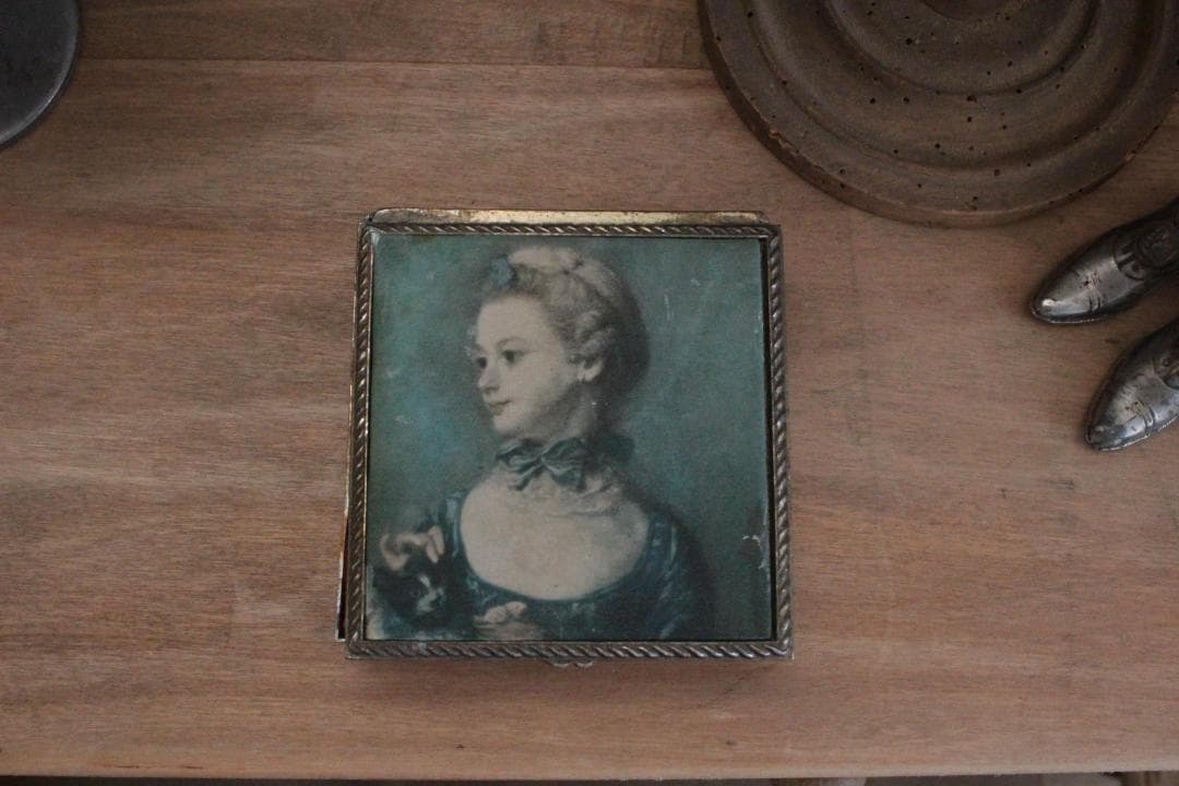 Petite boite・装飾ジュエリーボックス・少女/フランスアンティーク