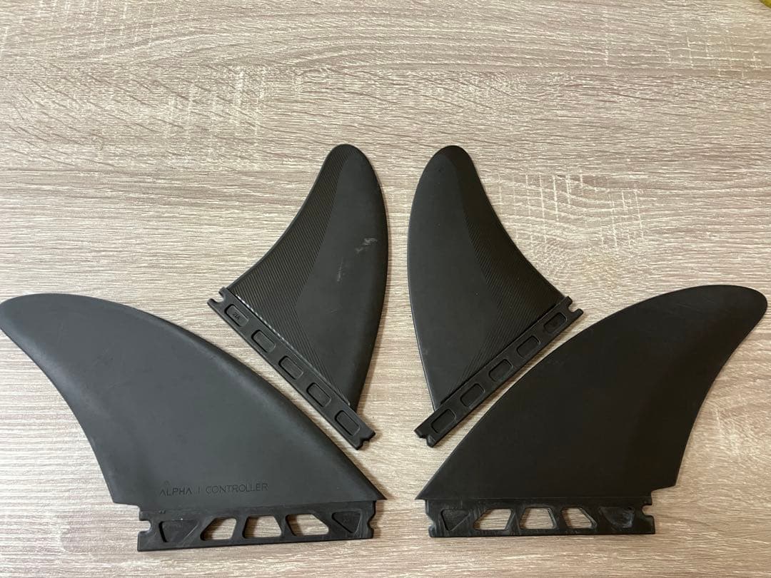ALPHA 1 CONTROLLER サーフボードフィン 4枚セット