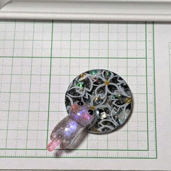 猫　レジンヘアゴム　桜 ブラック