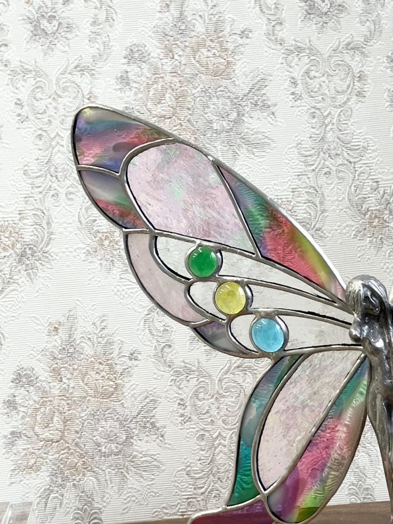 ステンドグラスのバタフライレディ　蝶の置物　フリモントのアンティークガラス使用