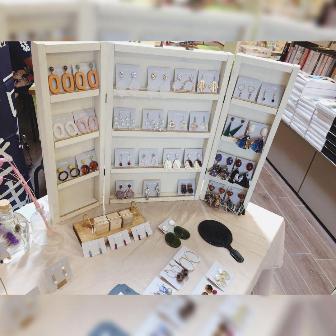 アクセサリー展示ケース