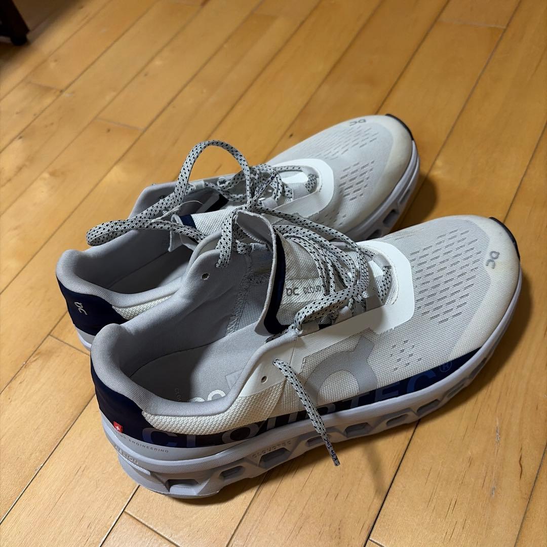 On Cloud monster ホワイト/ネイビー スニーカー