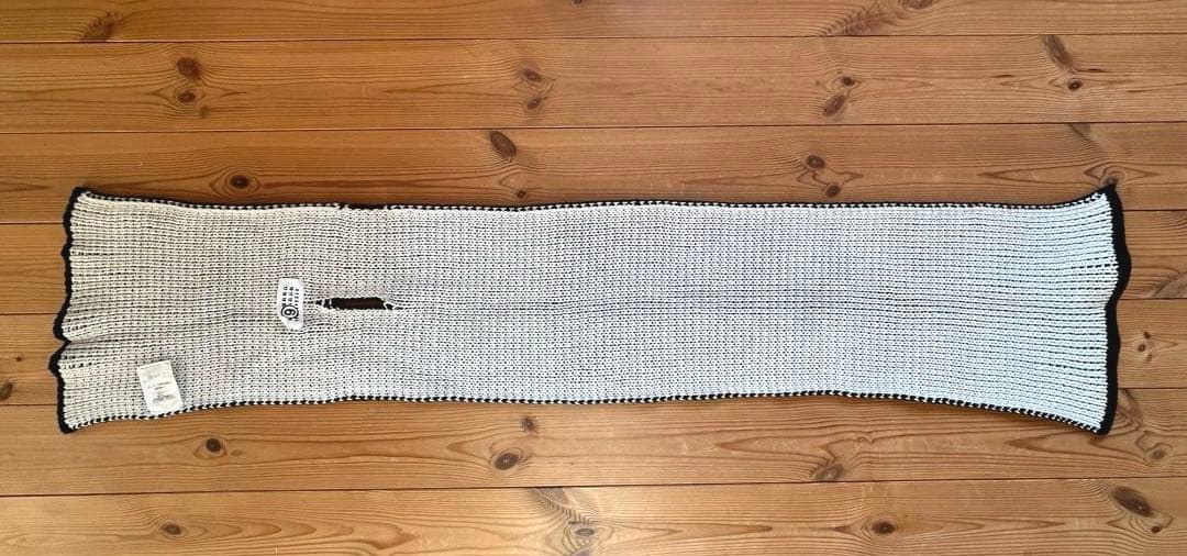 ＭＭ6 ⑥ マフラー　マルタンマルジェラ　ブラック×ホワイト