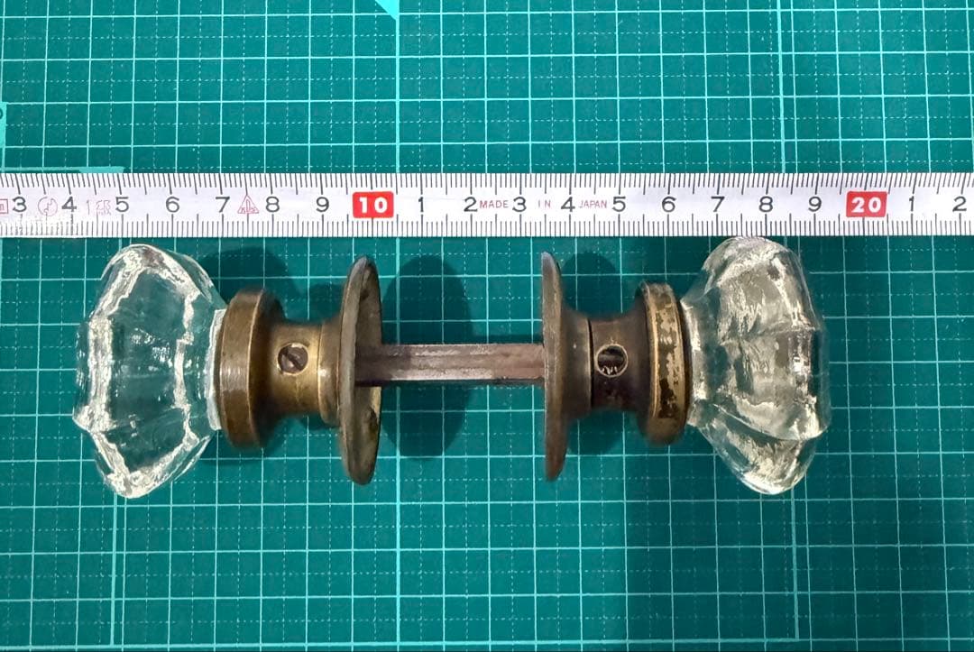 時代 アンティーク ガラス ドアノブ 2点 真鍮 硝子 ブラックライト反応