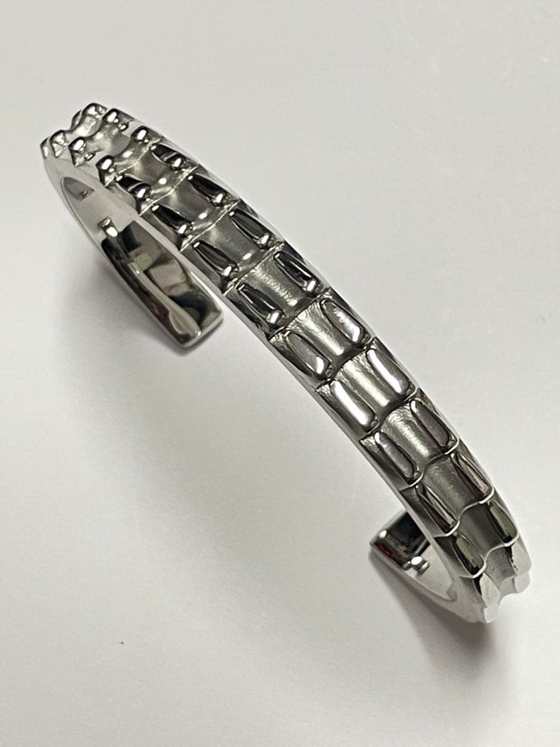 【美品】DIESELディーゼル　バングル　匿名配送❤︎