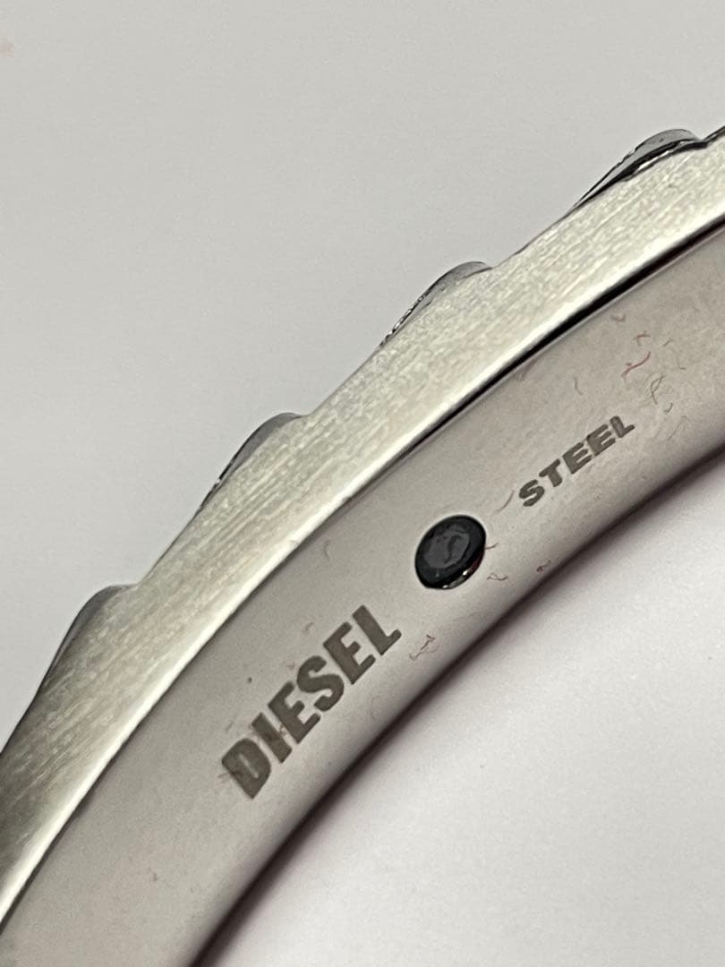 【美品】DIESELディーゼル　バングル　匿名配送❤︎
