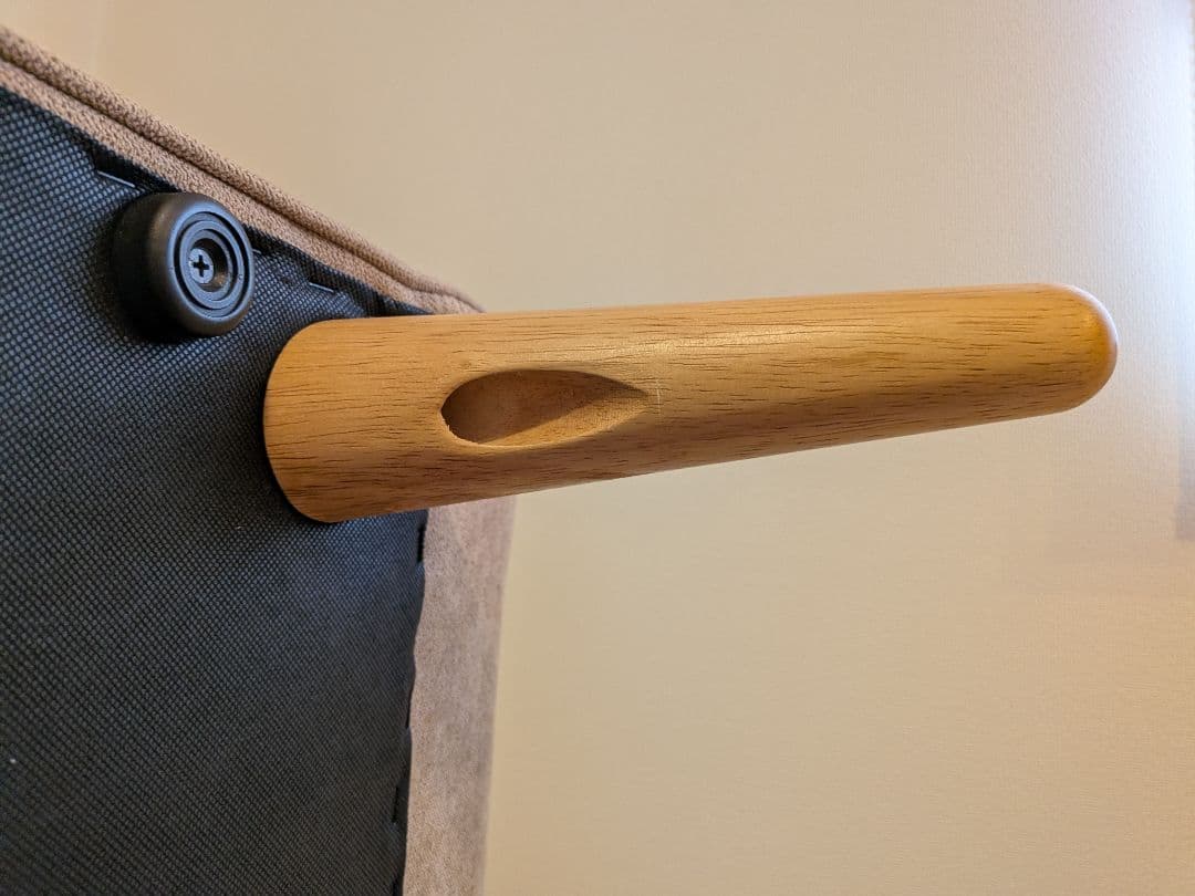 【送料込み】モダンデコ　コンパクトソファ　ラテベージュ　幅136cm 2人掛け