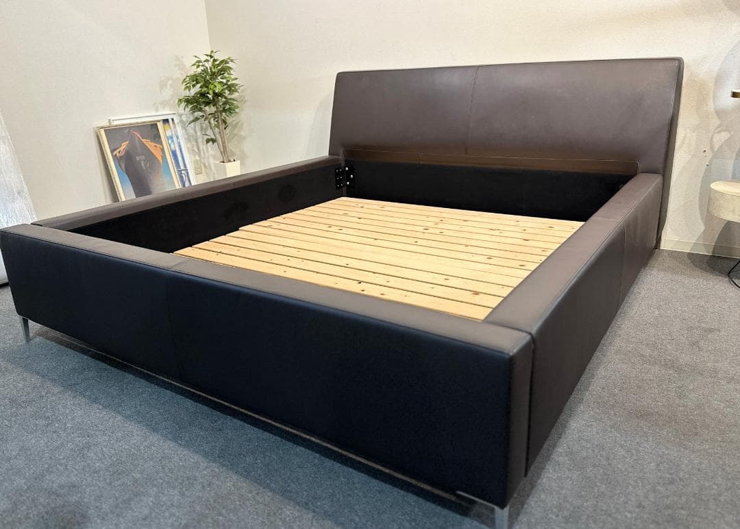 TIME & STYLE■ベッドフレーム　キングサイズ　ハイクラスモダン　レザー