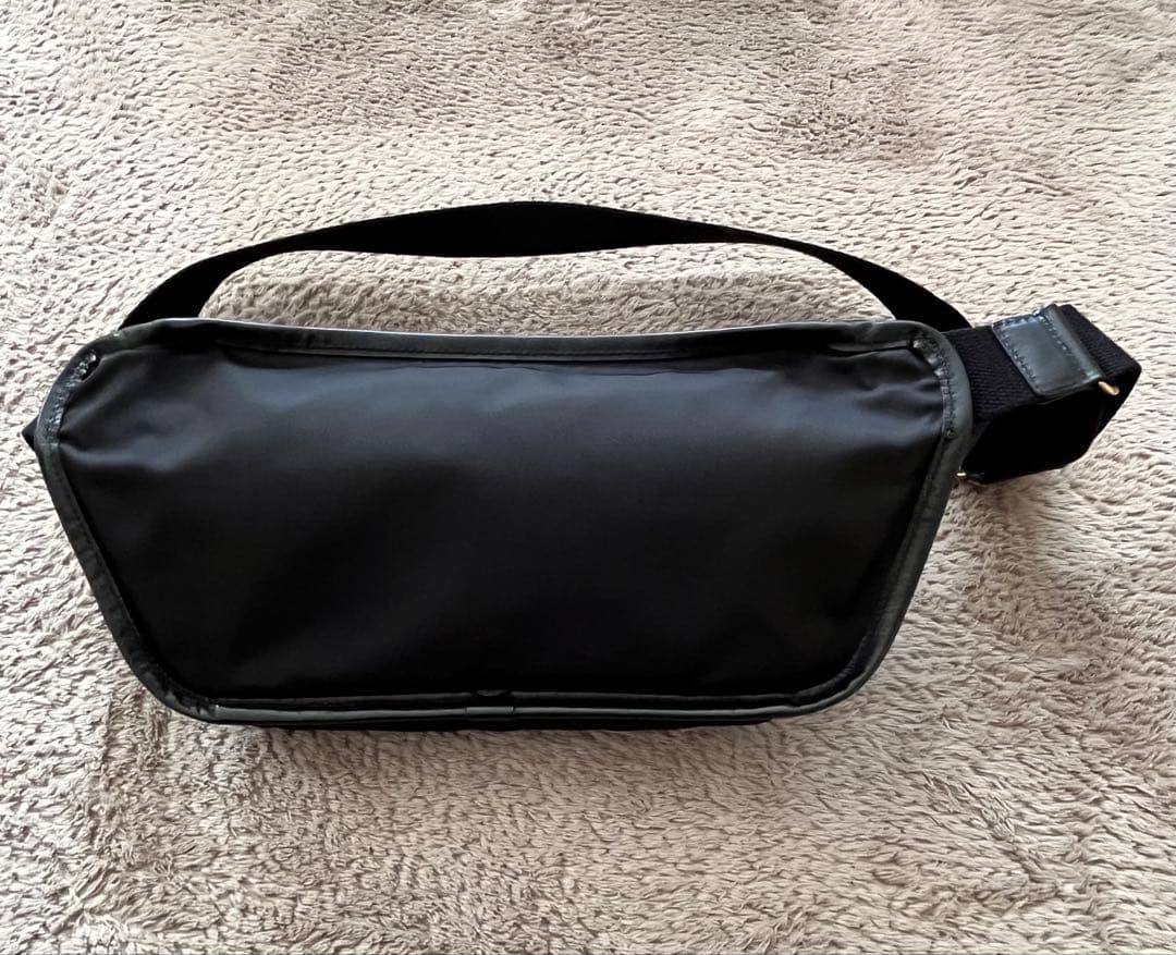 【美品】フェリージ Felisi 799/10黒ボディバッグ .ウエストバック