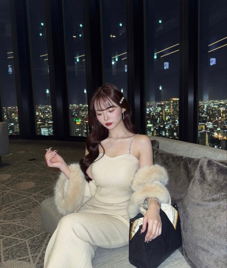 【大人気】elmyu ファーポンチョカーデ×チェーンワンピset パーティー白