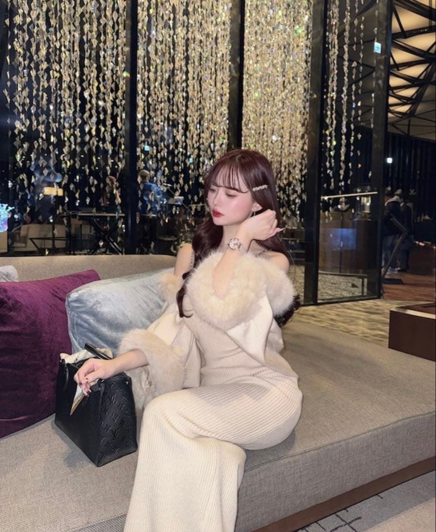 【大人気】elmyu ファーポンチョカーデ×チェーンワンピset パーティー白