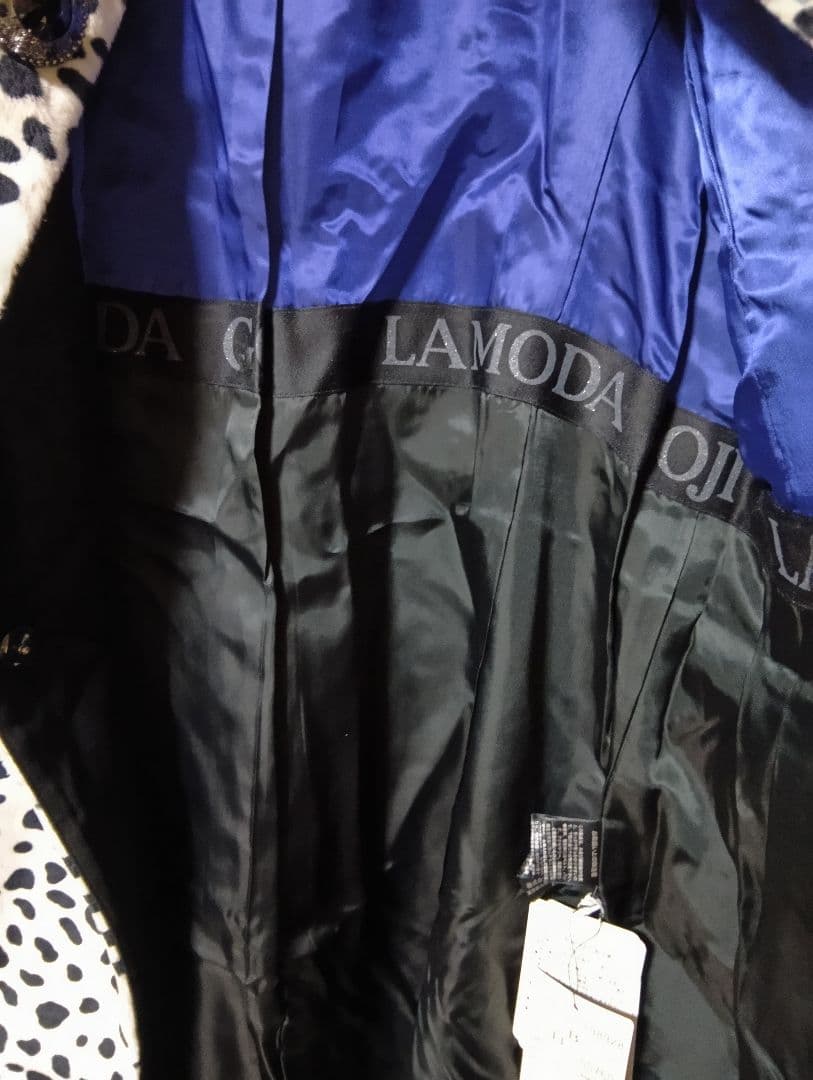 伊太利屋　黒白模様ロングコート