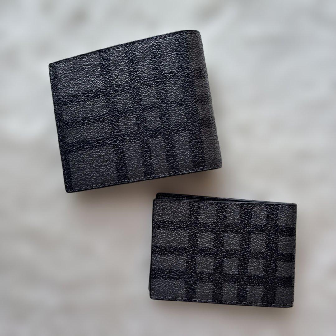 【新品未使用】COACH コーチ　メンズ　二つ折り財布　F22537