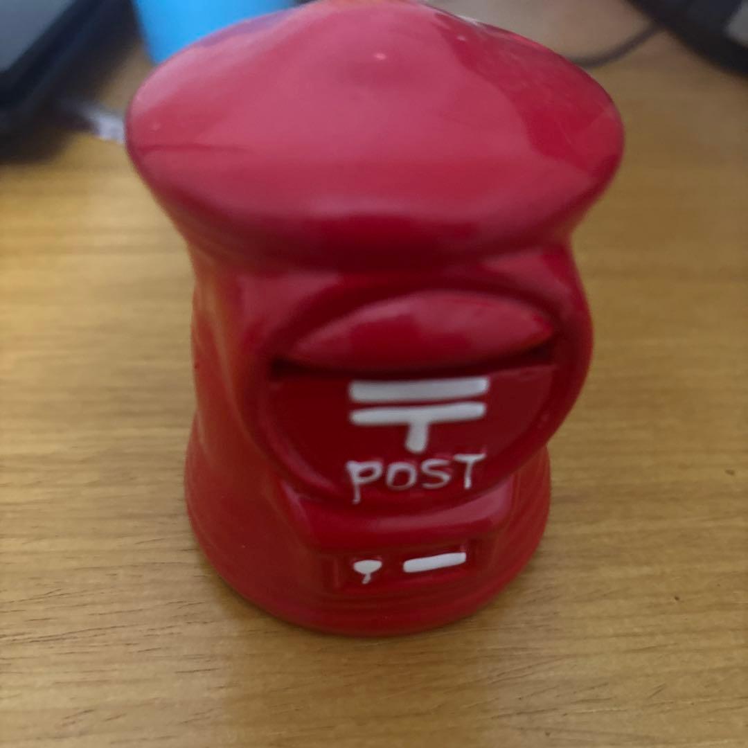 赤い郵便ポスト型小物入れ