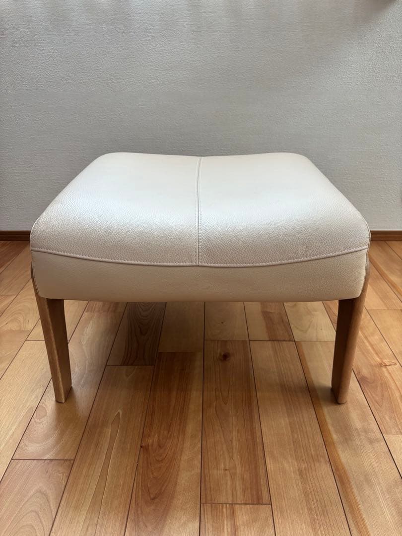 スツール　クリーム色　カリモク家具　日本製