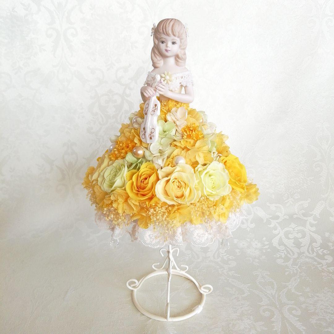 【お見本】ハーフドールアレンジ　プリザーブドフラワー　磁器人形　陶器