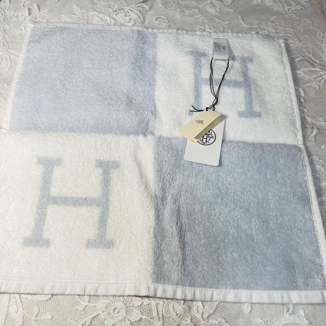 エルメスHERMÈS アヴァロンカレ タオル　ライトブルー　コットン100%