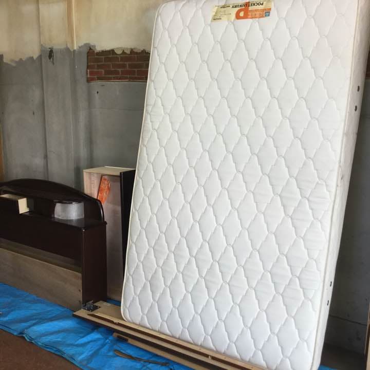 トヨタの収納付きシングルベット