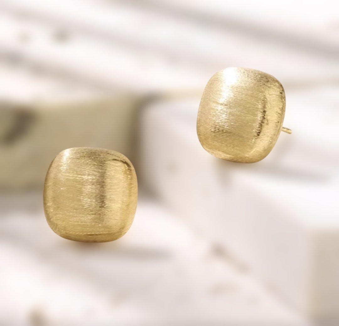 K18YG ゴールド スクエア ピアス　(両耳用) 表面仕上げヘアライン