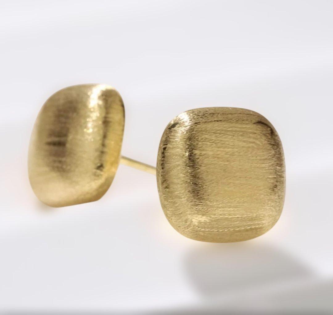 K18YG ゴールド スクエア ピアス　(両耳用) 表面仕上げヘアライン