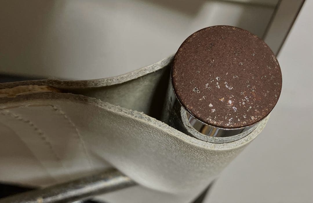 イタリア製ダイニングチェアー