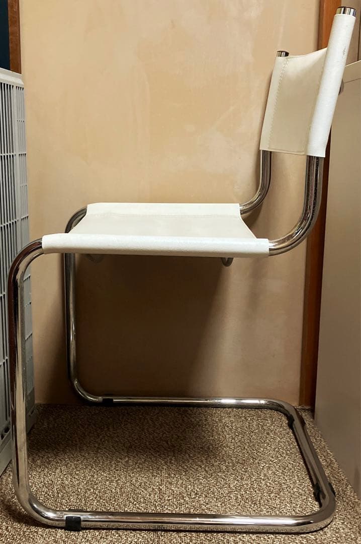 イタリア製ダイニングチェアー