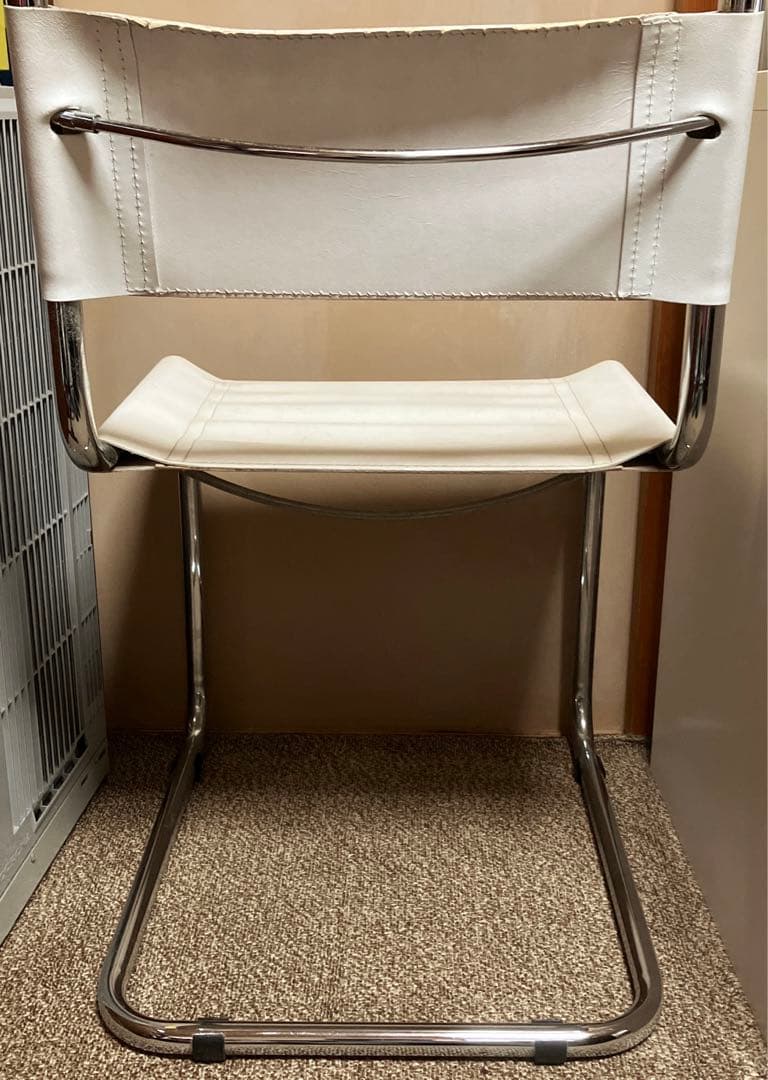 イタリア製ダイニングチェアー