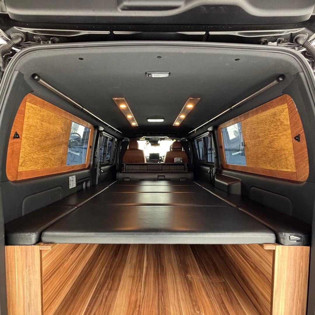 ハイエース 窓埋めパネル 左右セット 『DX』 吸盤4×2 DW Discr様