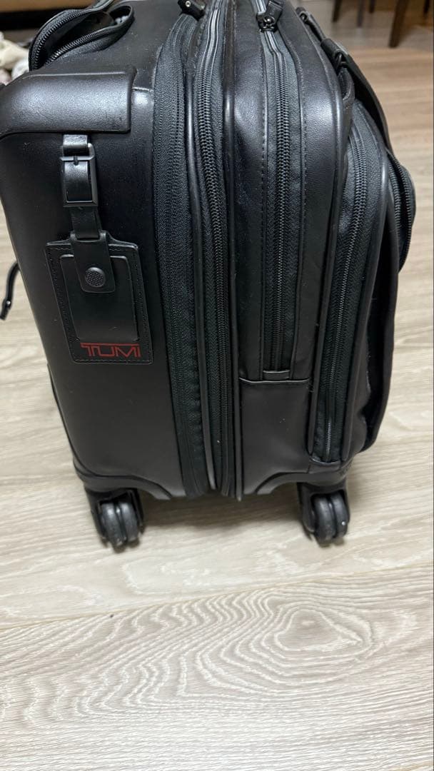 TUMI アルファ2 4ウィールデラックスブリーフウィズレザーラップトップケース