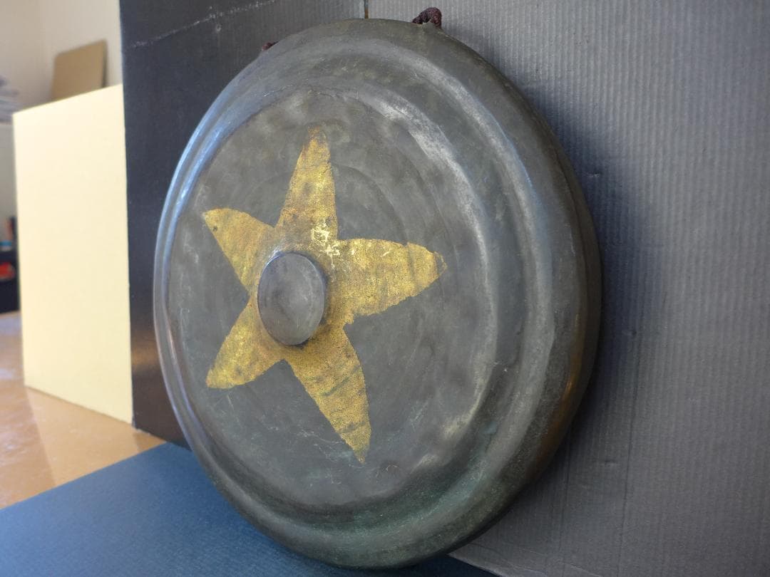 時代物　明治大正期頃？　大変古い銅鑼　度鑼 古銅　鍛金作り　桴付き 茶道　骨董