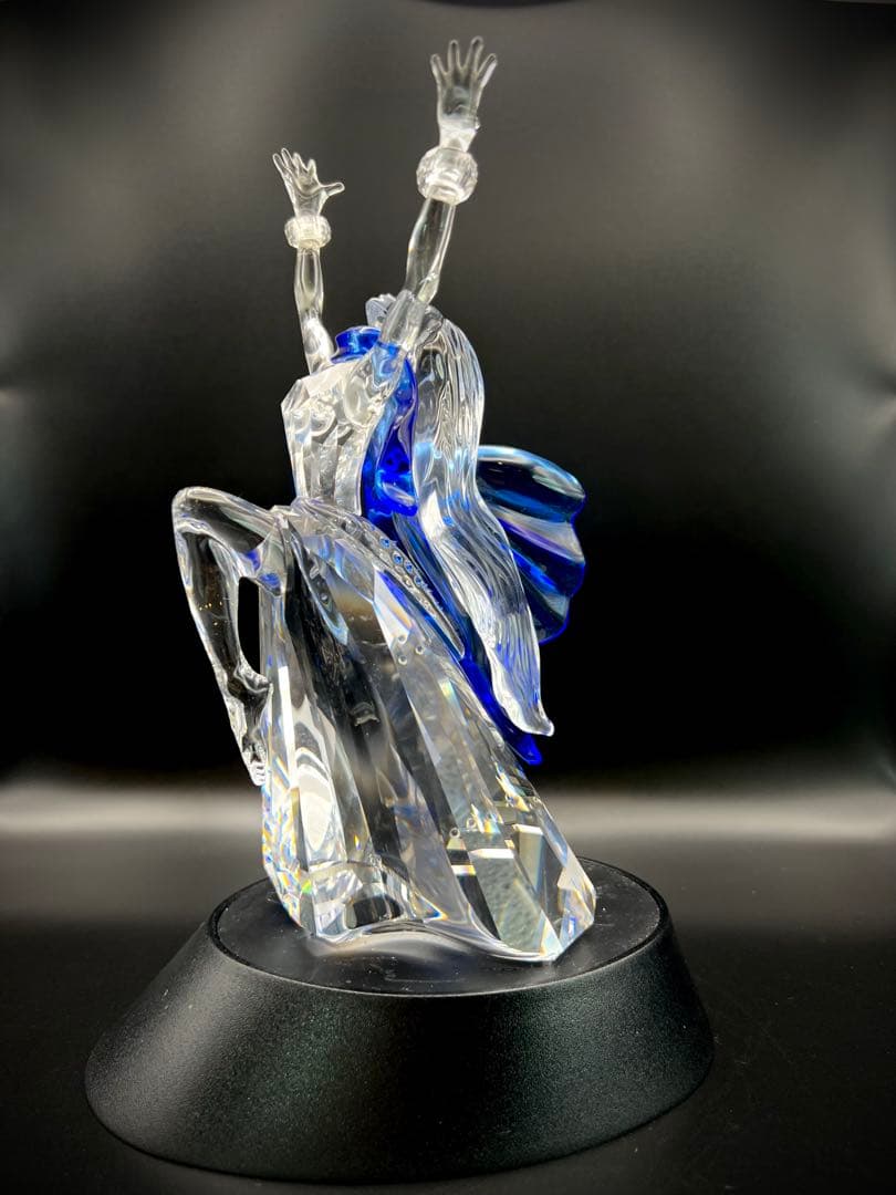クリスタルフィギュア 青い髪