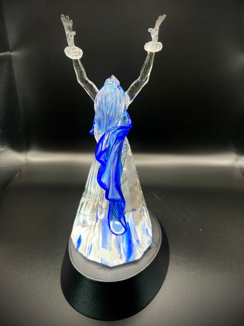 クリスタルフィギュア 青い髪