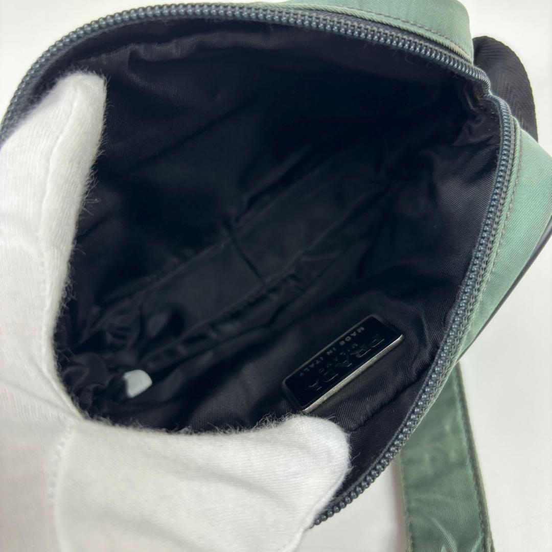 希少✨PRADA ウエストポーチ　ボディーバッグ カーキ　ナイロン