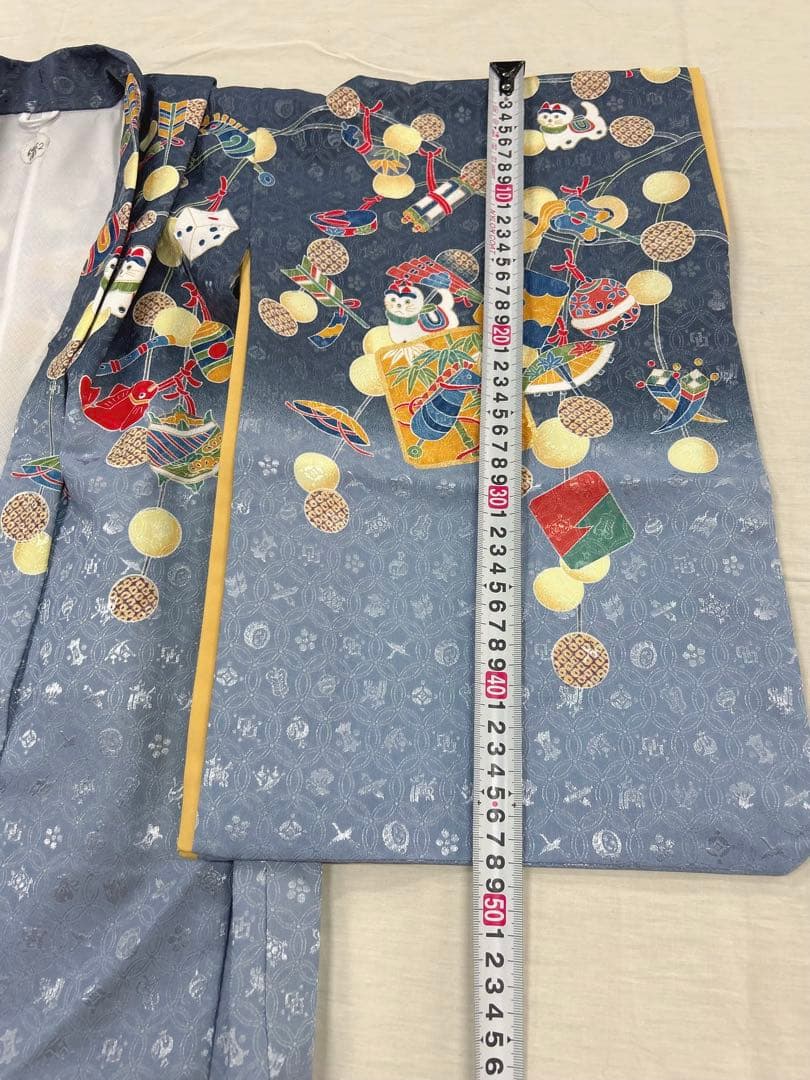 七五三。5歳から7歳までの男の子の、着物、羽織紐3点セット．(６４６２)