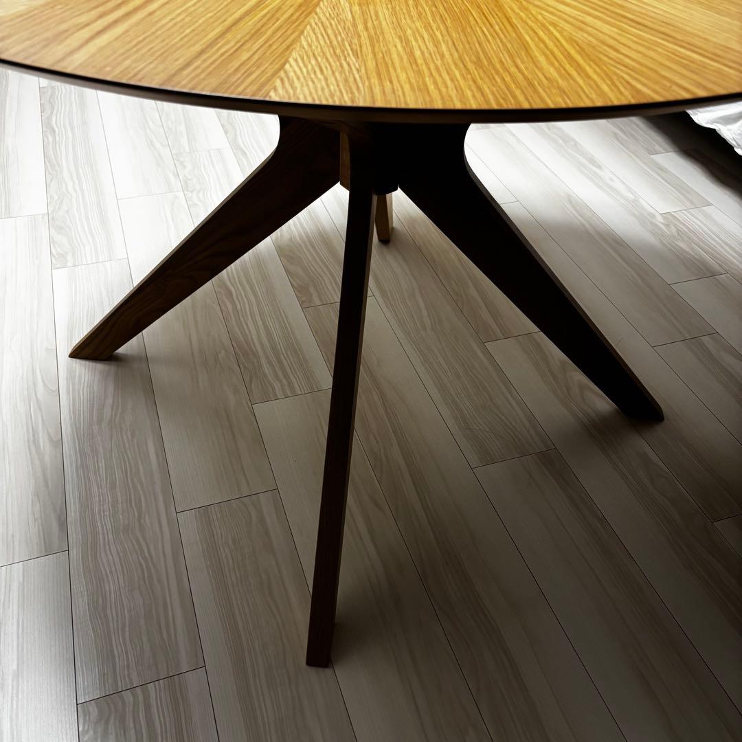 【極美品】北欧風 ダイニング丸テーブル 110cm オーク天然木（光線張り）