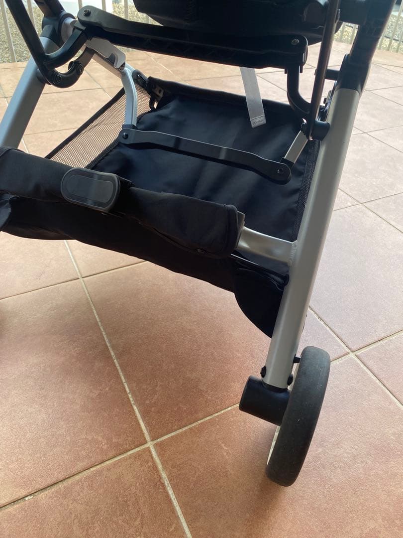 サイベックス　リベル　折りたたみ式ベビーカー 肩紐&バンパー付き　ホワイトグレー