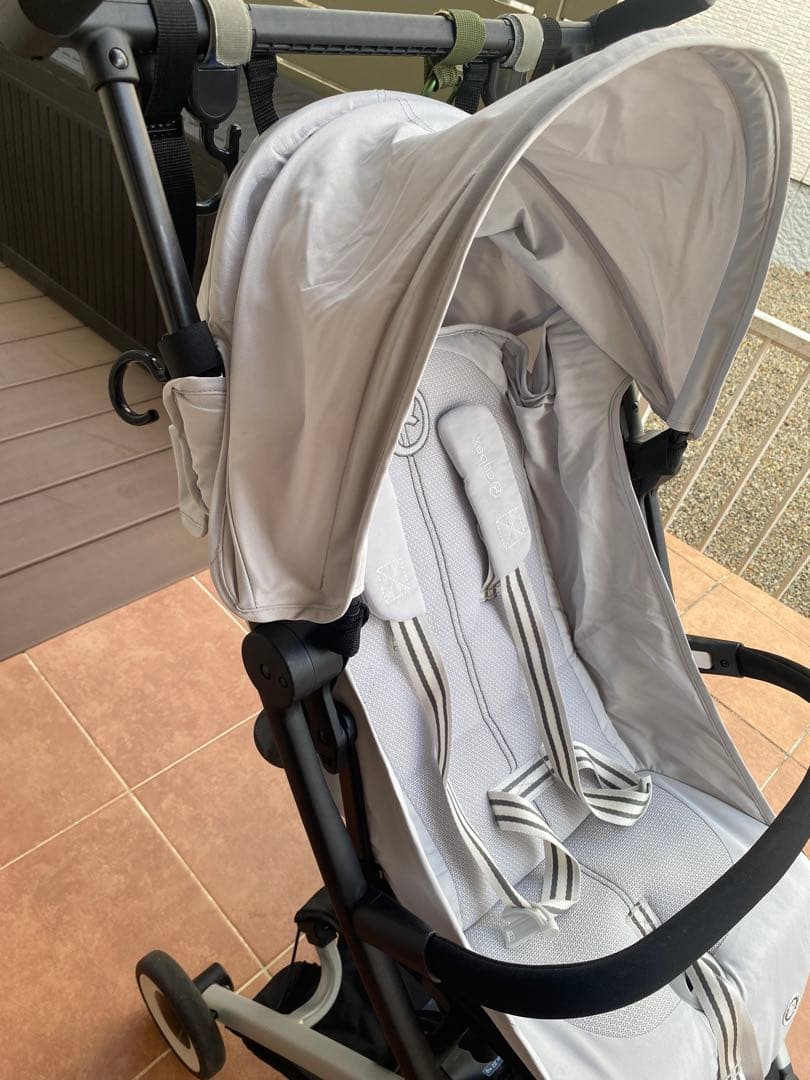 サイベックス　リベル　折りたたみ式ベビーカー 肩紐&バンパー付き　ホワイトグレー